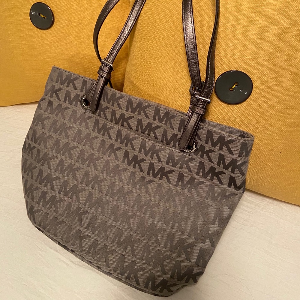 👛Michael Kors Purse👛